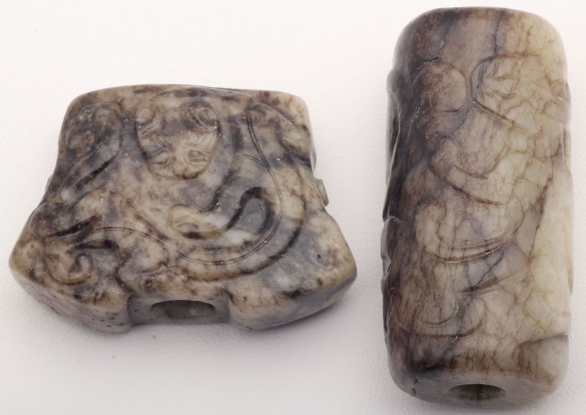 LOT OF (2) VINTAGE CHINESE JADE CARVINGS: Length- 1", 1 7/8"
