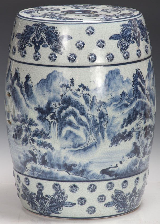 CHINESE BLUE AND WHITE PORCELAIN GARDEN SEAT: Height- 17"