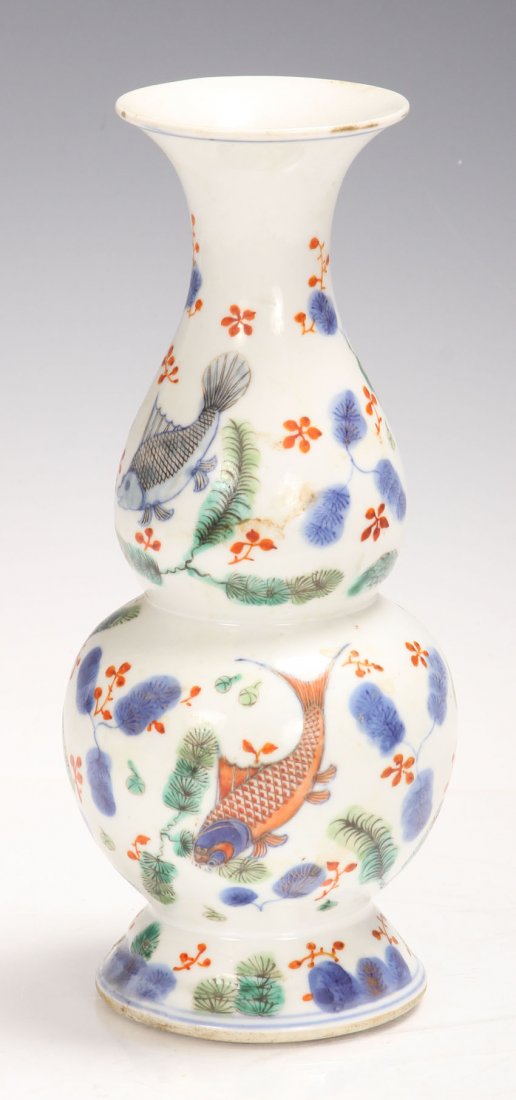 EARLY CHINESE WUCAI PORCELAIN DOUBLE GOURD VASE: Single blue ring mark on bottom Height- 9 3/4"