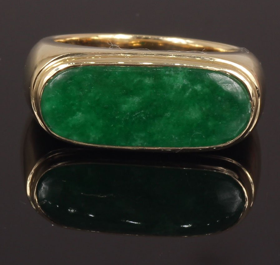 CHINESE JADE SADDLE 14TK RING: Weight- 8.2 grams
