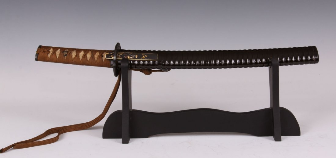 JAPANESE SAMURAI WAKASAHI, CA.16TH-17TH CENTURY: Short sword with Goto fittings Length of blade- 13" with certified papers