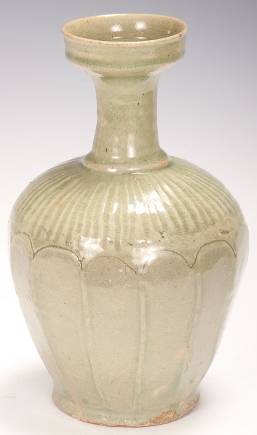 KOREAN CELADON POTTERY VASE