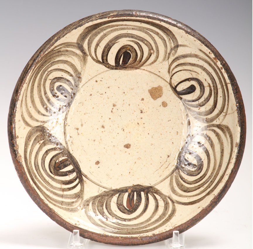 JAPANESE HORSE-EYE PATTERN BOWL: circa 18th century Diameter- 10" *Private Collection