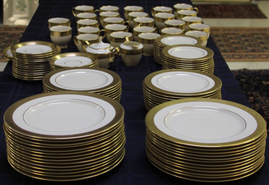SET OF LENOX WESTCHESTER CHINA DINNER SERVICE: (25) salad plates, (26) dinner plates, (26) dessert plates, (26) cups and saucers, sugar and creamer