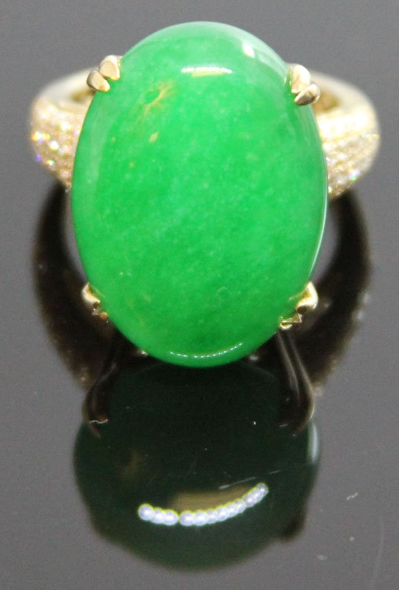JADE AND DIAMOND 14KT RING: .