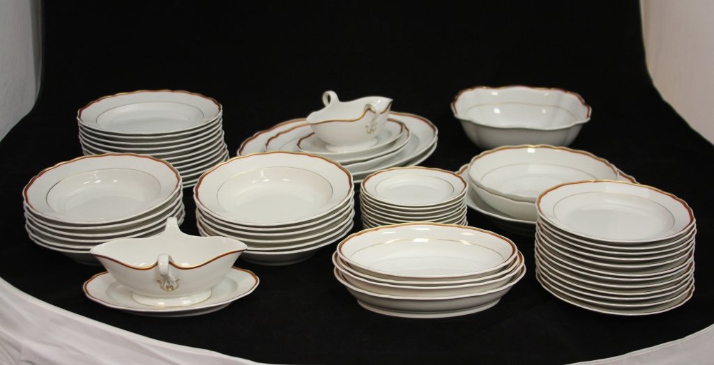 SET OF MEISSEN CHINA DINNER SERVICE- (62) PCS.: early to mid-20th century Diameter of largest dinner plate- 10 1/4"