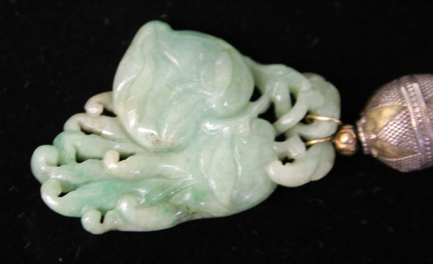 VINTAGE CHINESE JADE BUDDHA HAND CARVING: Length of jade only- 2 3/8" Weight- 41 grams