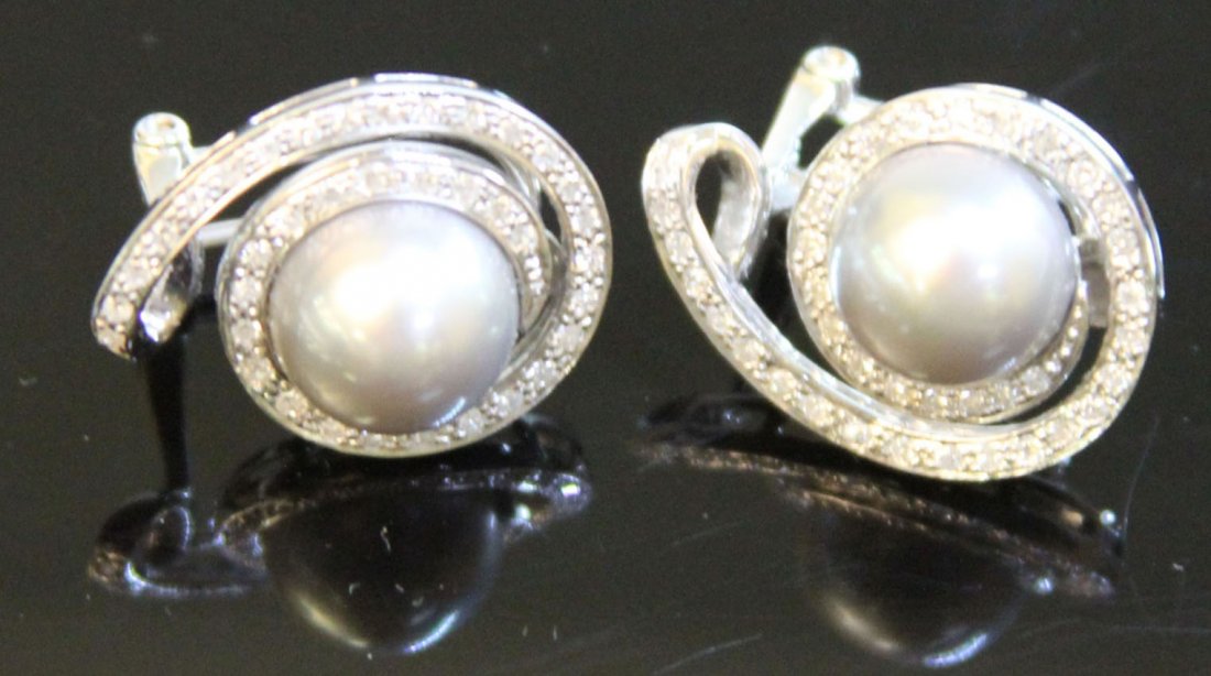 SET OF 14KT MAUBE PEARL DIAMOND EARRINGS: Weight- 9.1 grams