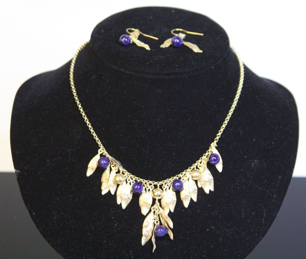 LAPIS 18KT NECKLACE AND EARRINGS SET: Weight- 28.2 grams
