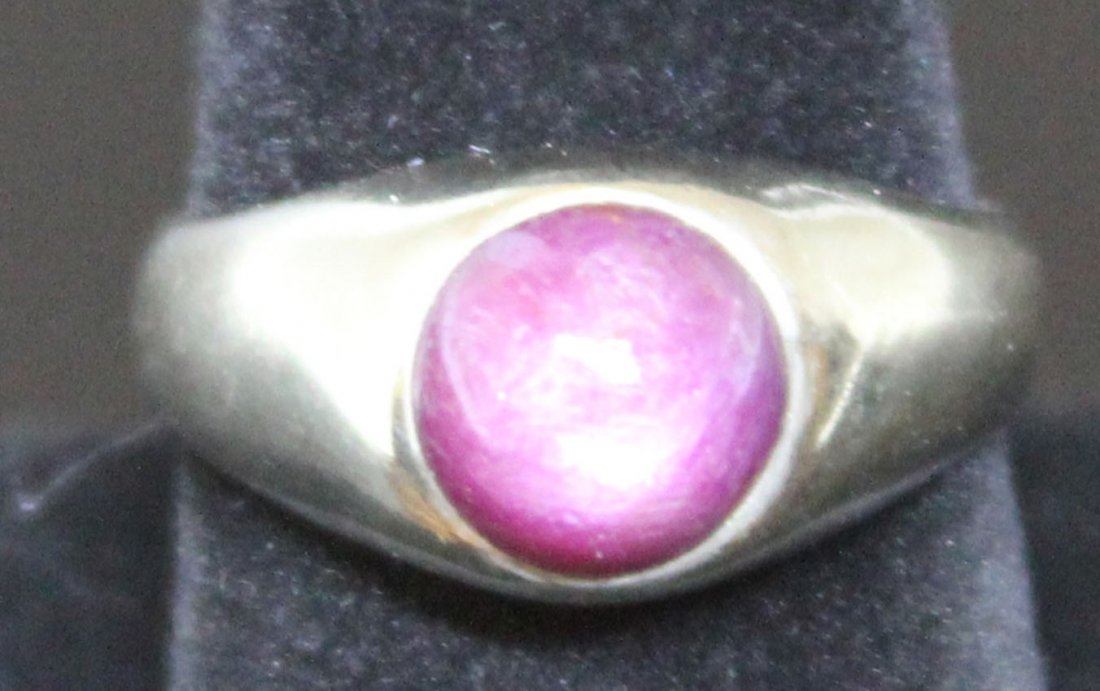 STAR SAPPHIRE 14KT RING: Weight- 7.3 grams Ring size- 9.5