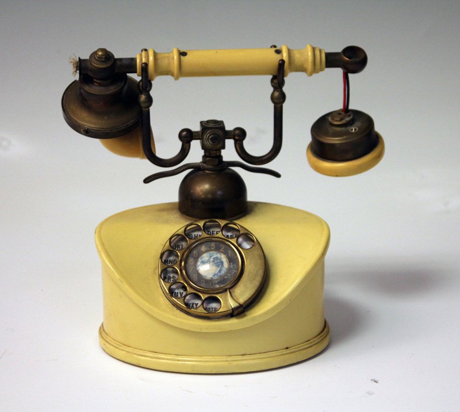 FRENCH VINTAGE TELEPHONE: â€¦