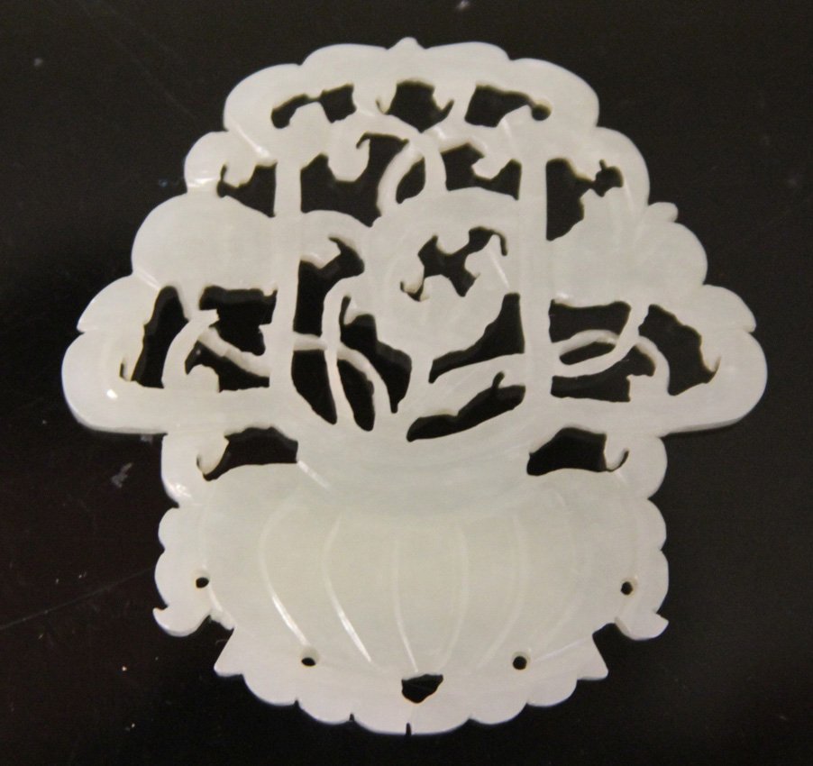 VINTAGE CHINESE JADE CARVING: Provenance- The Sutton Collection Length- 2 1/4" Weight- 21 grams