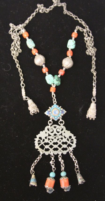 VINTAGE CHINESE JADE COURT NECKLACE: Provenance- The Sutton Collection Weight- 80 grams
