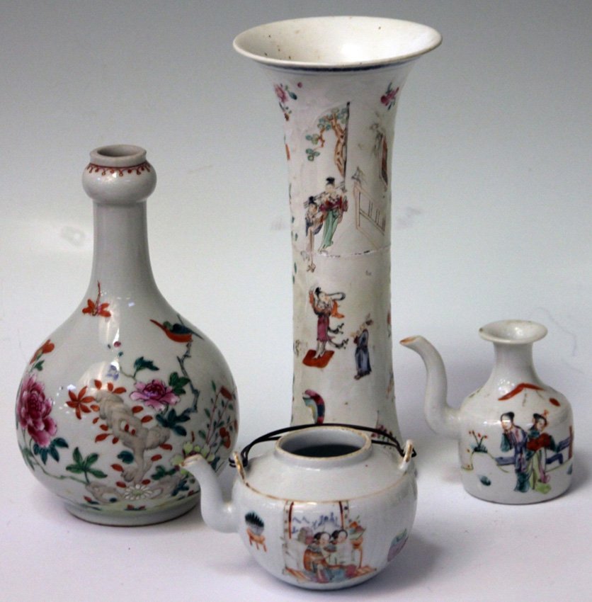 LOT OF (4) CHINESE PAINTED PORCELAIN, 19TH CENTURY: (2) vases, (2) teapots Condtion- repair to tall vase, hairlines