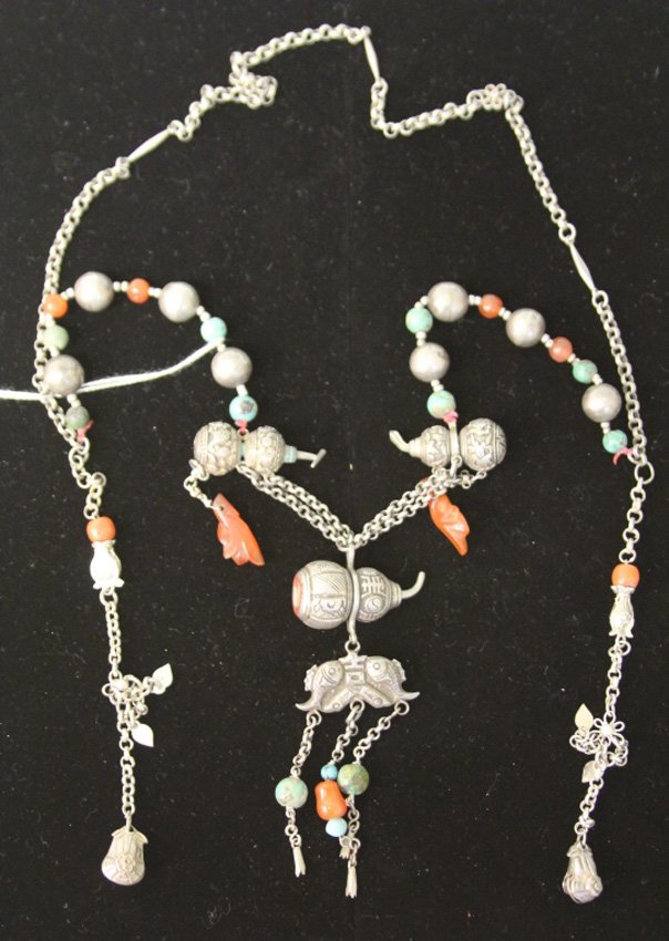 VINTAGE CHINESE COURT NECKLACE: Provenance- The Sutton Collection Weight- 121 grams