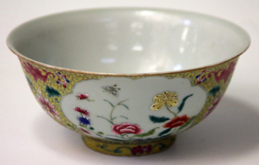 CHINESE FAMILLE VERTE PORCELAIN BOWL: Diameter- 6 3/4"