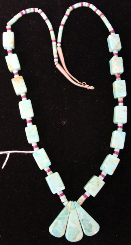 NATIVE AMERICAN BLOCK TURQUOISE NECKLACE: Weight- 84 grams