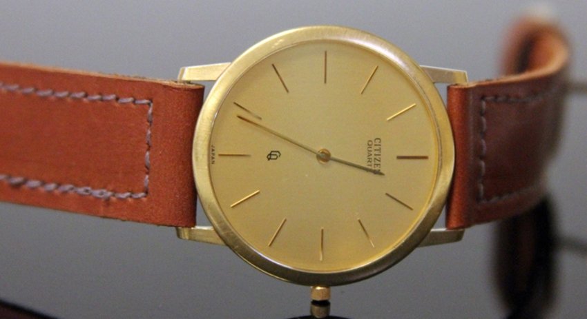 18KT MEN'S CITIZEN WRISTWATCH: Weight- 23 grams