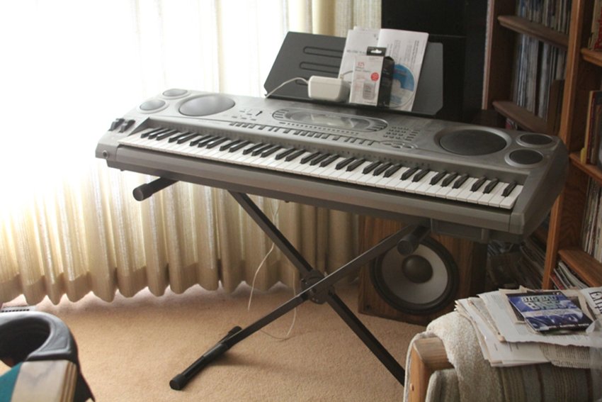 MD 1700 ELECTRONIC KEYBOARD 76 KEY MIDI: **ONSITE SALE - SPECIAL TERMS APPLY PLEASE READ TERMS AND CONDITIONSItems must be picked up between 9am - 12pm on Thursday the 20th.Items are located in Gilroy, CA and the address for pick up will be 