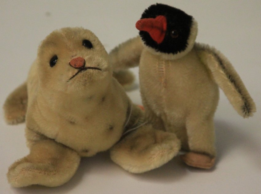 PAIR OF STEIFF ANIMALS: Length- 5", 9"