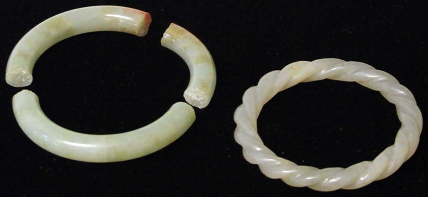 LOT OF (2) VINTAGE JADE BRACELETS (1 of 1)