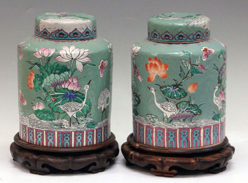 PAIR OF CHINESE PORCELAIN TEA CANISTERS (1 of 1)