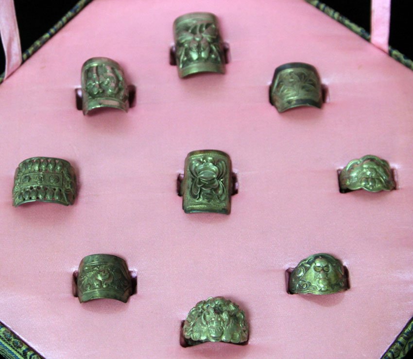 LOT OF (10) QING DYNASTY SILVER RINGS (1 of 2)