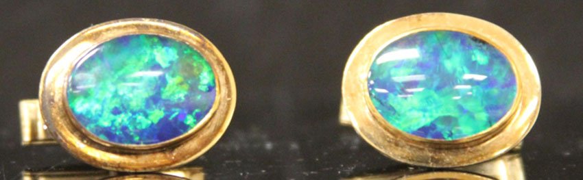 PAIR OF 14KT OPAL CUFF LINKS (1 of 2)