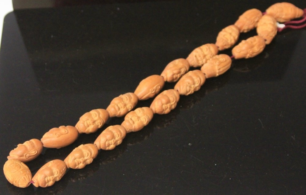 EARLY CHINESE CARVED WOOD NECKLACE: Length- 24" Weight- 69.1 grams