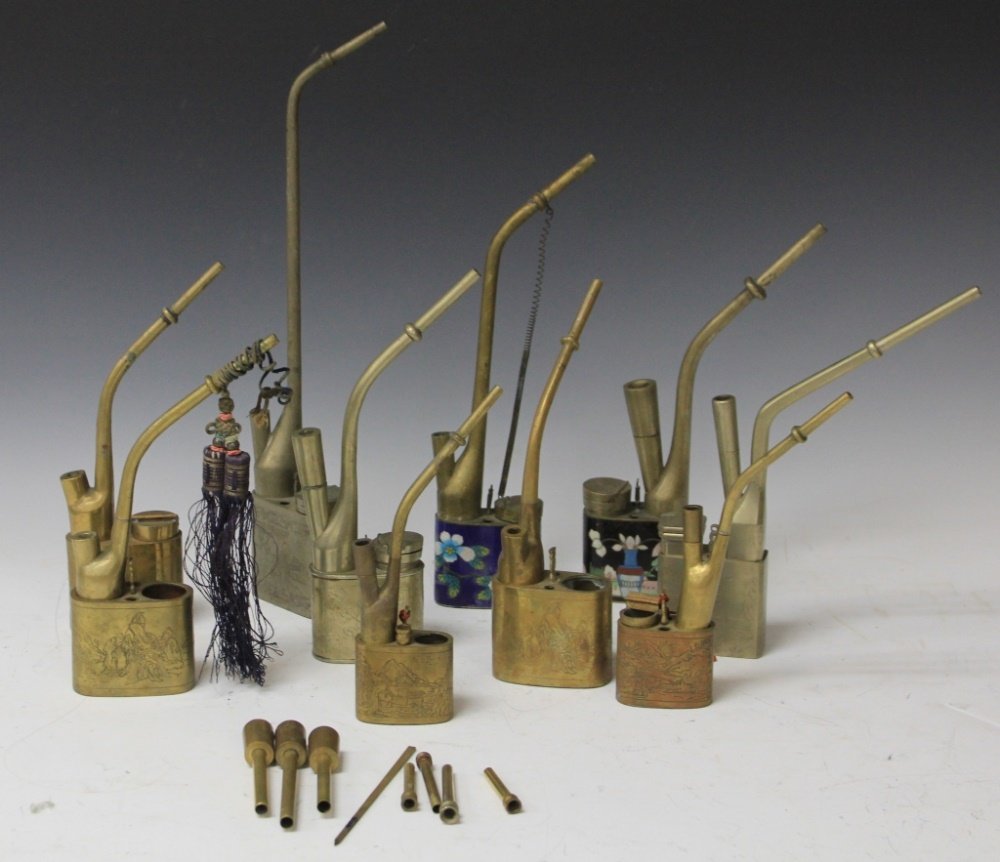 LOT OF (10) VINTAGE CHINESE PIPES (1 of 5)