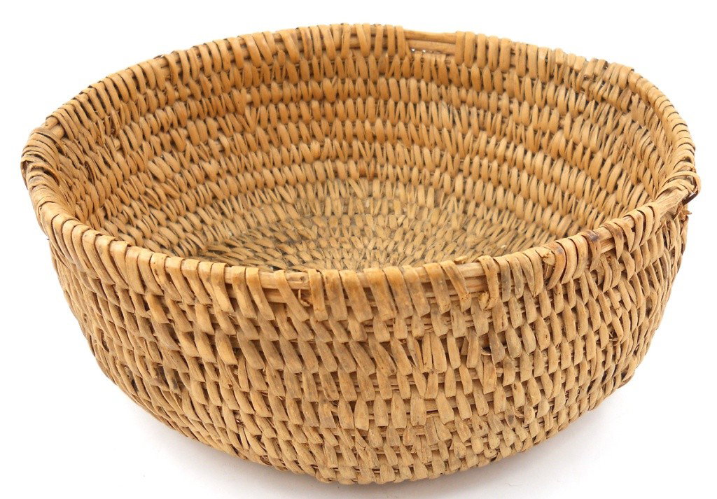 Havsuw Baaja / Havasupai Indian Basket: It's much more than an ordinary basket! The best we could determine is that this is a Grand Canyon-area basket from the early 20th century, most likely from the Havasupai Tribe. It is in great, solid 