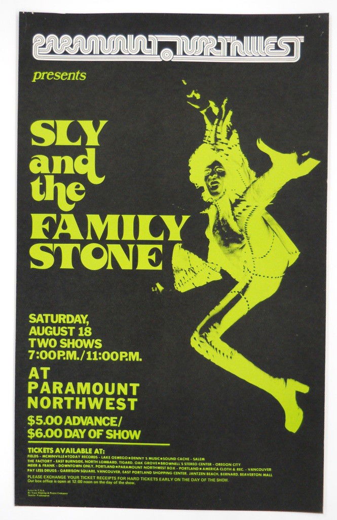 1973 Sly and the Family Stone Concert Poster - Por: You're bidding on an original 1973 poster for a concert featuring Sly and the Family Stone held August 18, 1973 at The Paramount in Portland, Oregon. It's printed on very heavy card stock by Train Pri