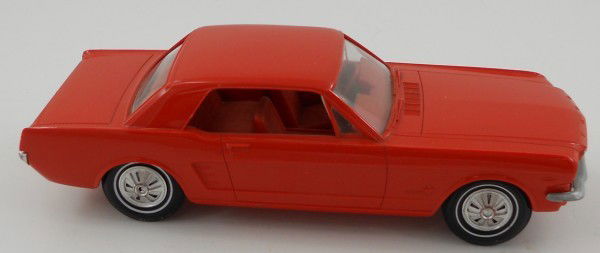 1966 Red Mustang Dealer Promo: For auction is a 1966 Mustang Hardtop it is a dealer promo car made by AMT. The red is bright and the wheels and tires are in great shape, there are no chips or cracks and the windows are clear. The "