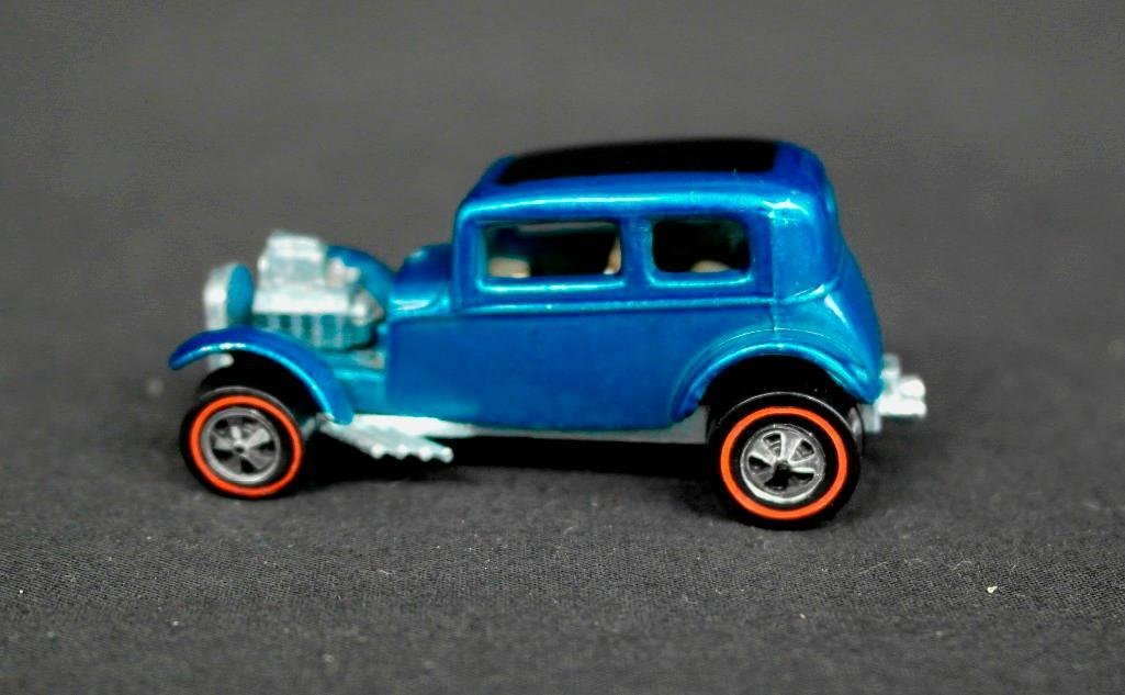 Vintage 1969 Redline Hot Wheels - Classic '32 Ford: This vintage Redline Hot Wheels Class '32 Ford Vicky toy car came out in 1968. It is the spectraflame blue external color with the cream interior - toy #6250. The car has some paint flecks but is in o