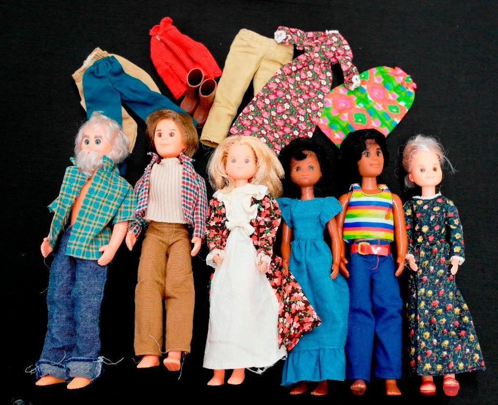 Lot of 6 Vintage Mattel Sunshine Dolls and Clothes: Up for auction is a vintage, 1970's, Mattel Sunshine Doll Family lot consisting of different members of the Sunshine Family and their clothes. Included are 2 from the Sunshine Family African American