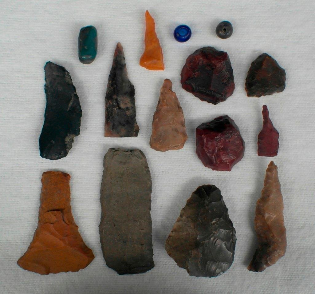 Assortment of 15 Columbia River Artifacts: Offered is an assortment of 15 Columbia River Artifacts. They offer a great selection of the different materials used in this region. Besides the twelve points and scrapers are three beads, two made o