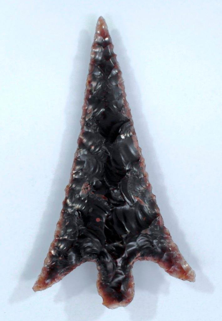 John Day River - Oregon - Very Nice Medium Arrowhead: Offered is one of the nicest medium sized arrowheads from the Koch Collection. It is a Columbia River arrowhead that was found at the mouth of the John Day River in Oregon. The John Day River is a tri
