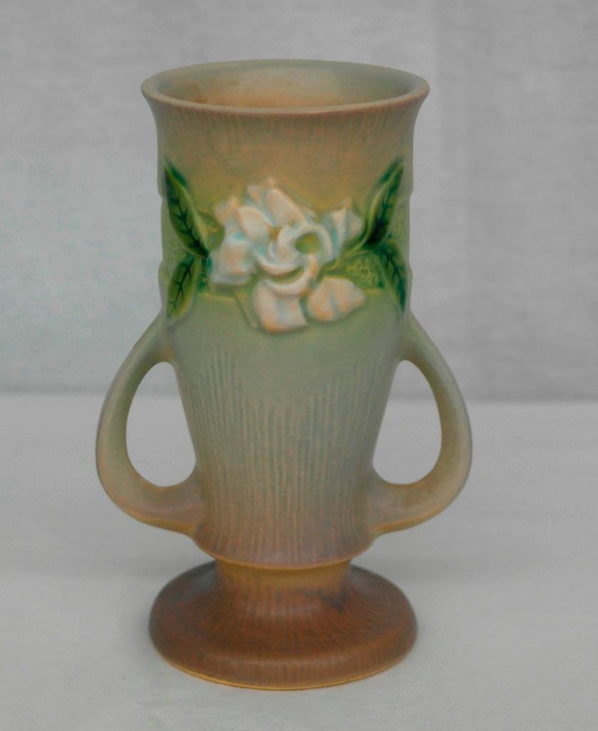 Roseville Gardenia Double-Handle Vase (1 of 5)