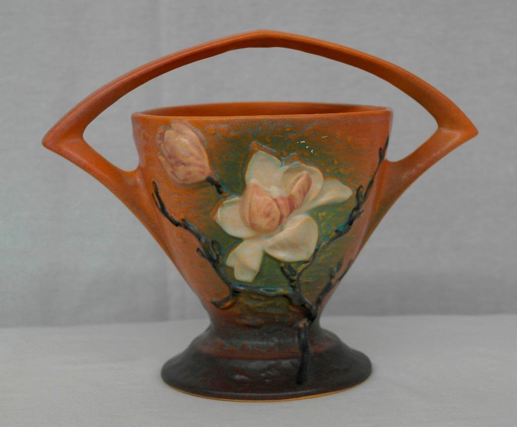 Roseville Magnolia Basket Vase (1 of 6)