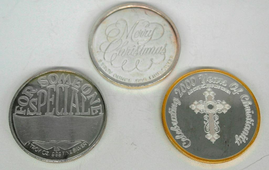 3 Different One Ounce Silver Christmas rounds (1 of 3)