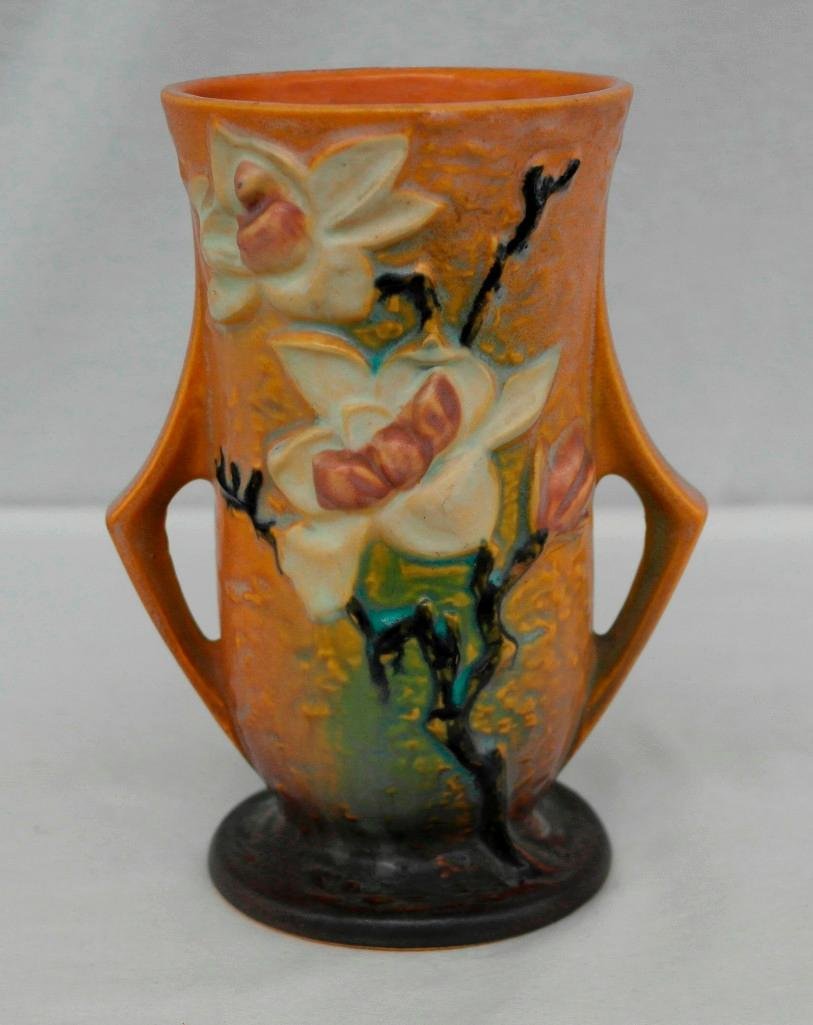 Roseville Magnolia Vase (1 of 5)