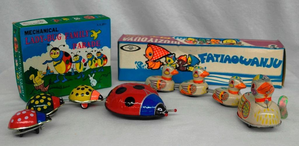 Lady Bug Family and Duck Family Tin Litho Wind-up Toys (1 of 7)