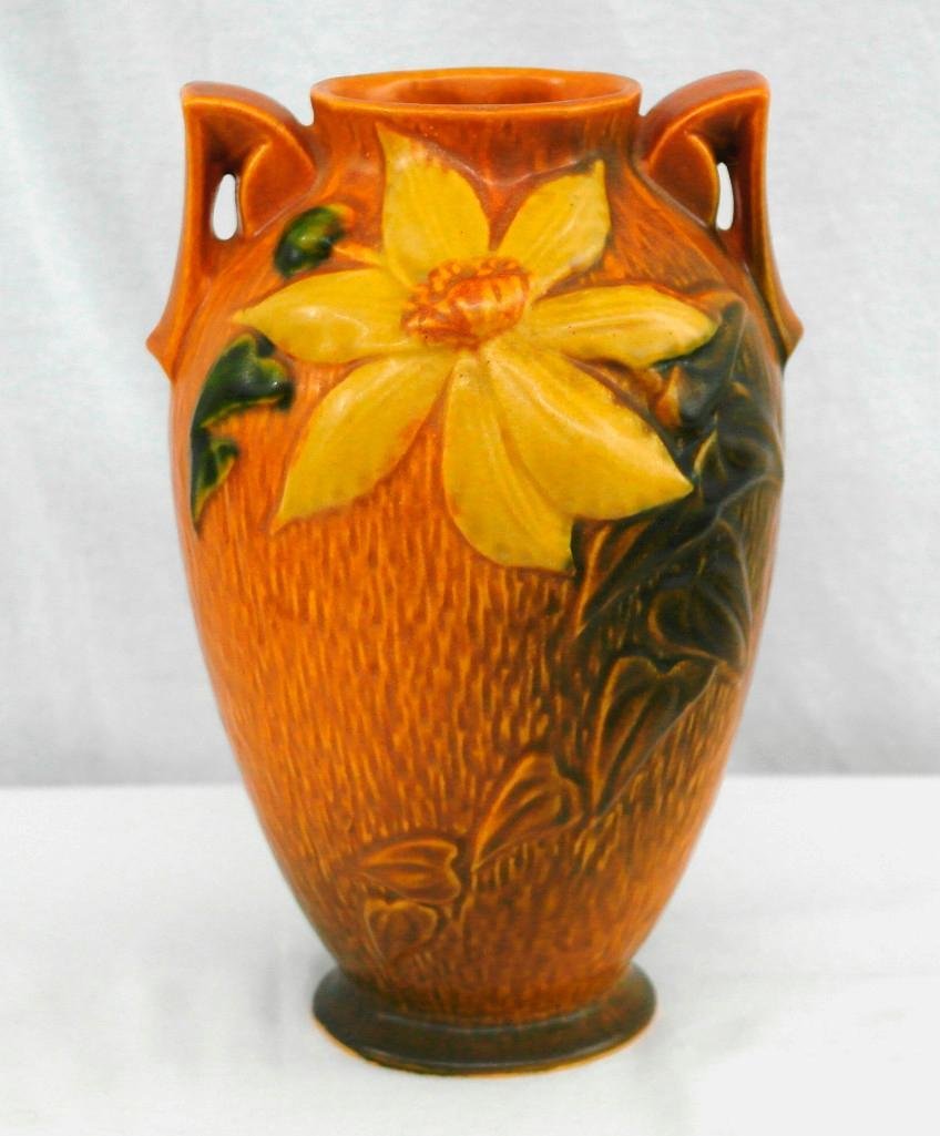 Roseville Clematis Vase (1 of 5)