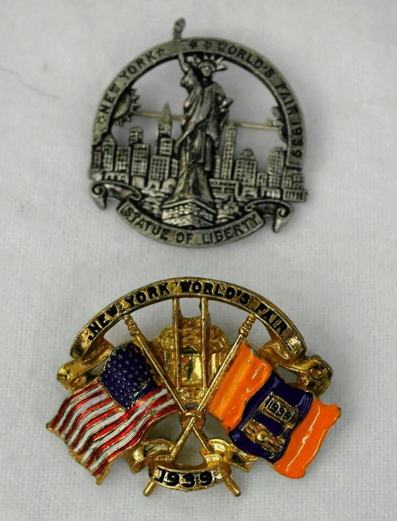2 New York World's Fair Pins (1 of 5)
