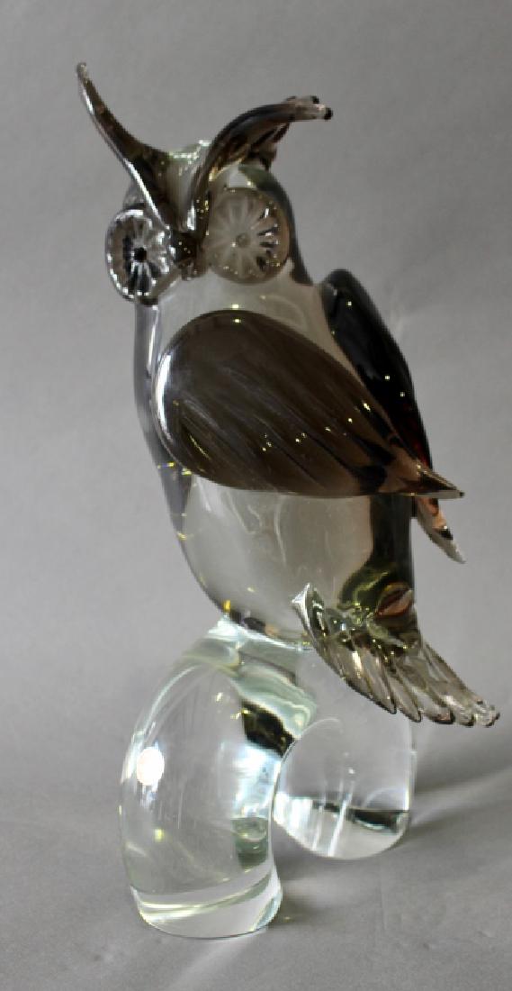 Licio Zanetti, Murano Owl: Licio Zanetti, Murano, Venice, Italy signed glass owl, c. 1970s, Murano label affixed, signed in script on bottom, large 17" tall on semi-circle base, excellent condition.