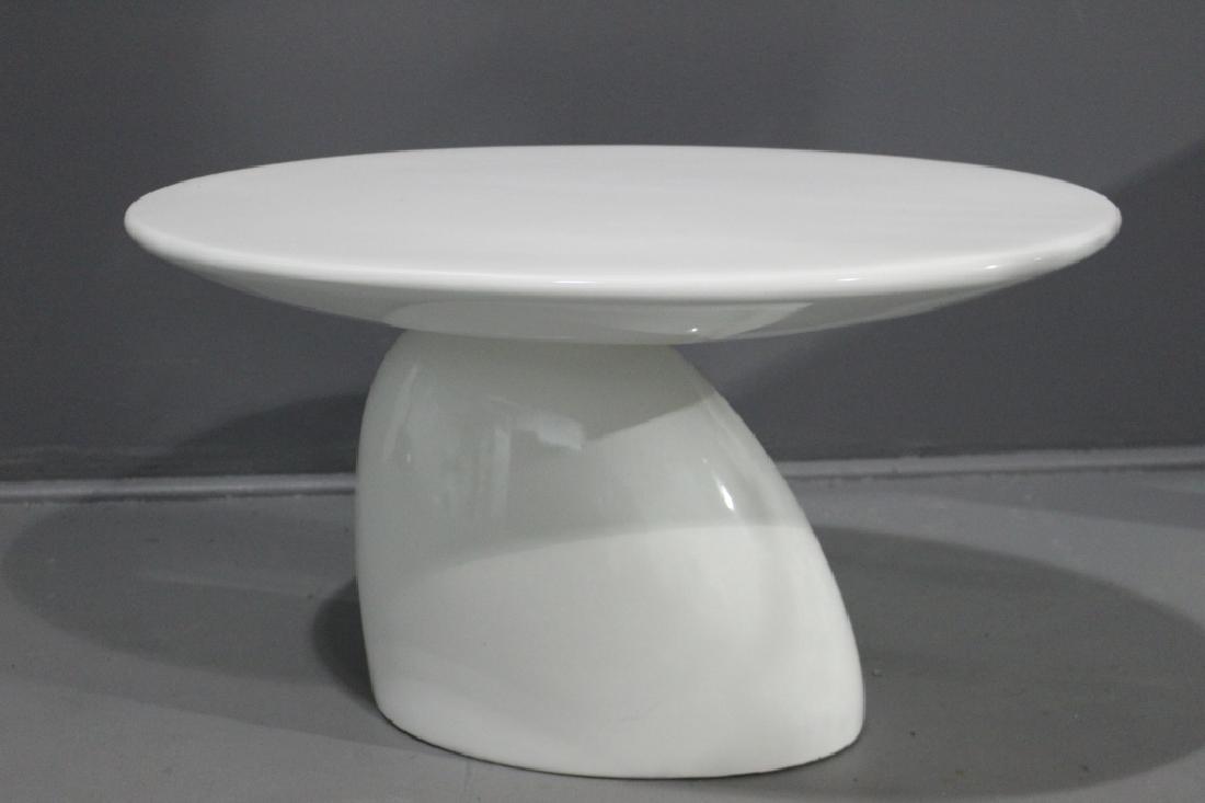 Mid-Century Parable Table by Eero Aarnio: Mid-century modern "parabel" table by designer Eero Aarnio, white molded fiberglass, in stylized mushroom form, 17"h x 31" x 22", very good condition. Unsigned with ciphers and numbers on bottom.