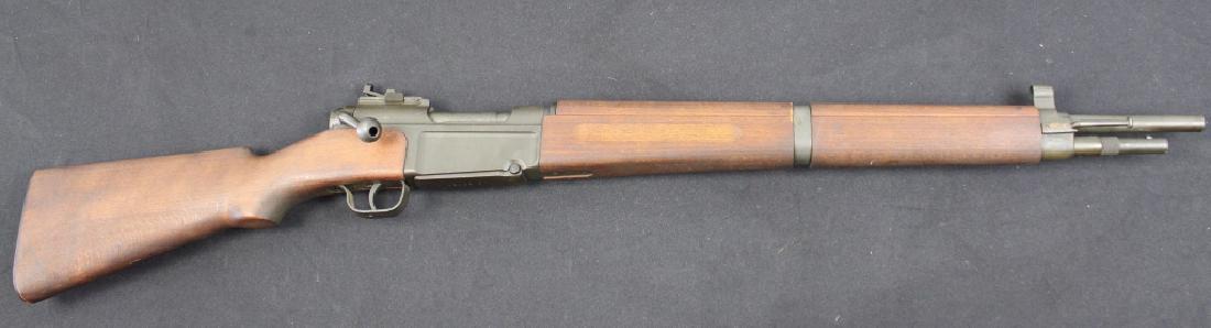 French MAS Rifle with Enclosed Bayonet: French MAS rifle with enclosed bayonet, 1936, 7.5 caliber, serial #84225, the last bolt action military rifle in general service by a military power, 1936-1949, good condition. NOTE: No internet biddi