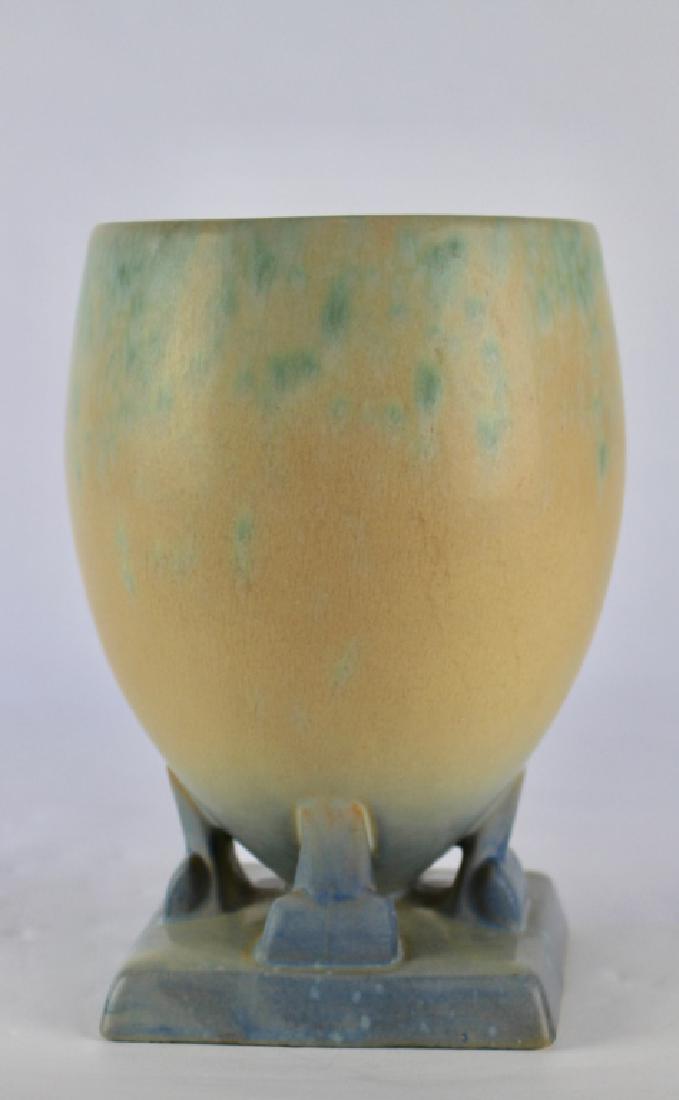 Roseville Futura Vase Ostrich Egg (1 of 2)