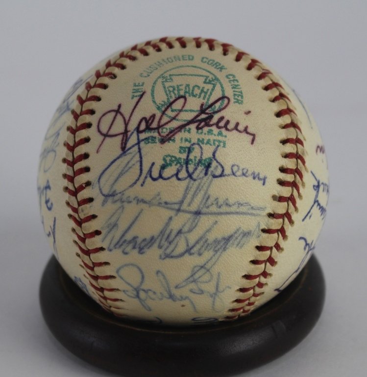 Autographed NY Yankees Baseball 1973: personally signed by team members to include Thurman Munson, Felipe Alou, Mel stottlemyre, Hal Lanier, Ralph Houk, Lindy McDaniel, Ron Bloomberg, John Ellis, Steve Kline, et. al. Good condition. These