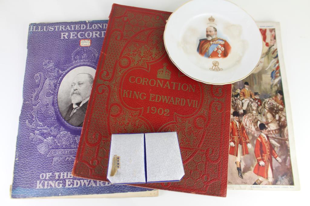 British Royal Group, Edward & Alexandra: five pieces; 9" Royal Doulton Lambeth portrait 1902 Coronation plate of King Edward VII, a double deck of unopened playing cards in fitted case of Coronation and Wedding of King George and Queen Mary,